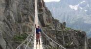 Nieuwe hangbrug in Göscheneralp (Centraal Zwitserland)