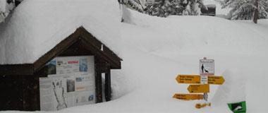 Zware sneeuwval, dorpen afgesloten van buitenwereld